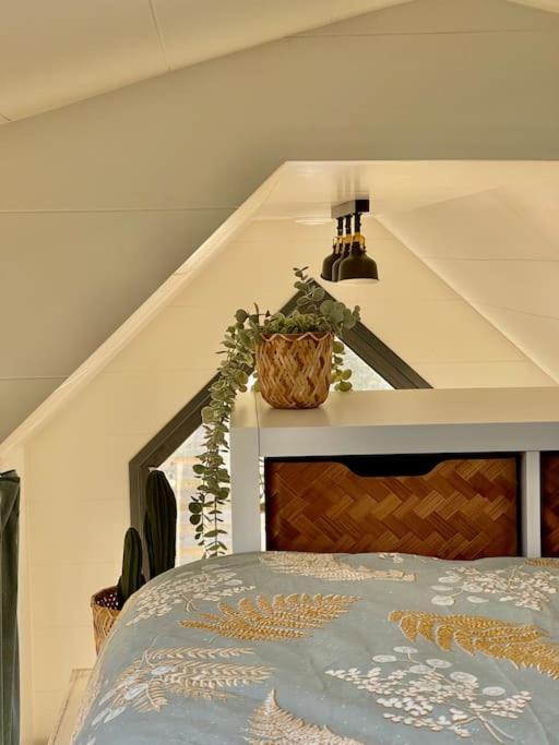 Tiny House With Sauna & Jacuzzi Near Amsterdam Vijfhuizen Exterior photo