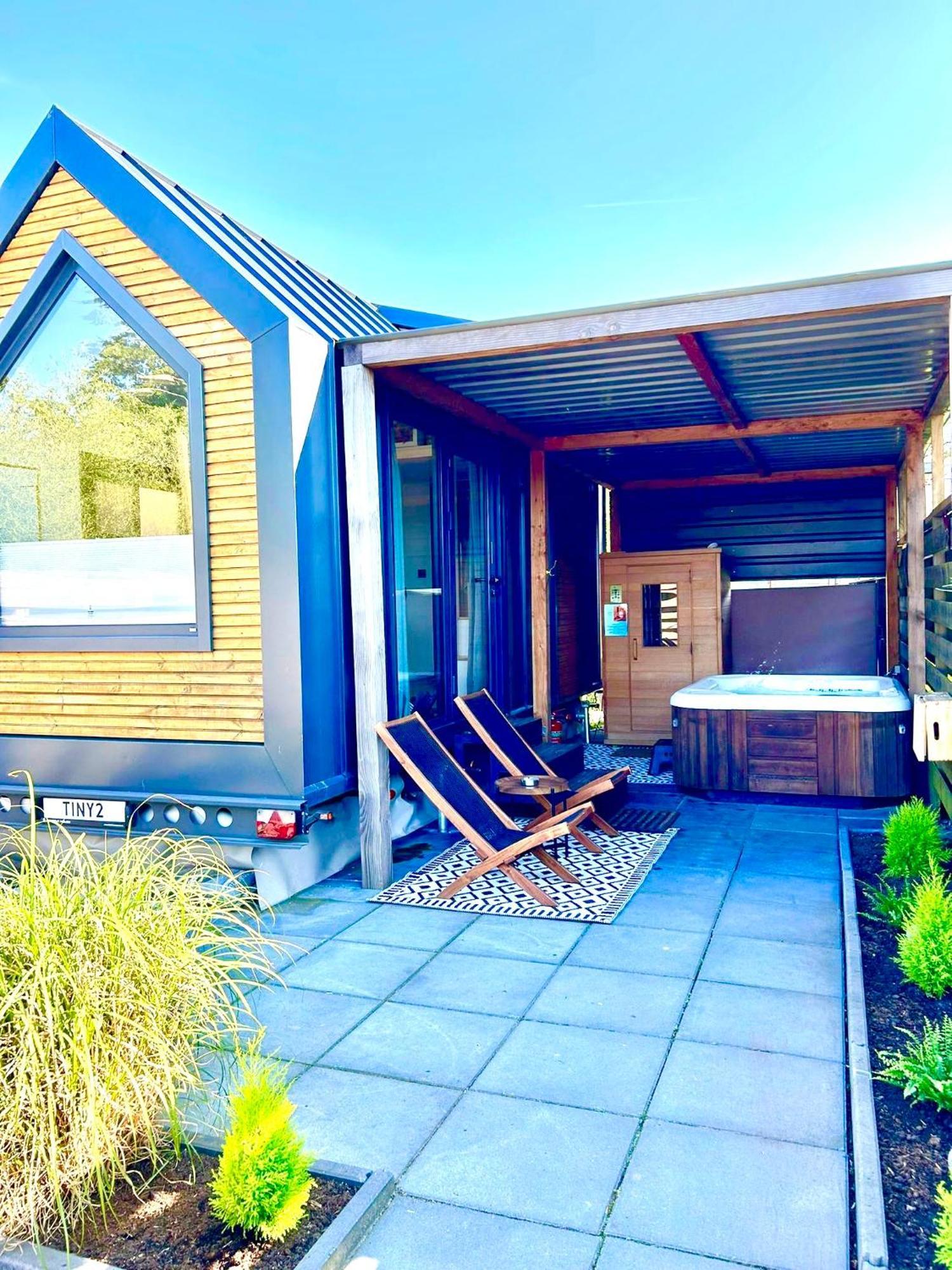 Tiny House With Sauna & Jacuzzi Near Amsterdam Vijfhuizen Exterior photo